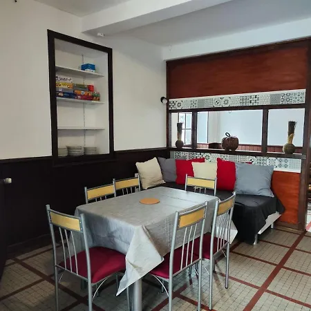 Atypique Grands Espaces Apartment *
